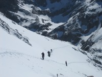 Caminata en la nieve por el Macizo Central de los Picos de Europa