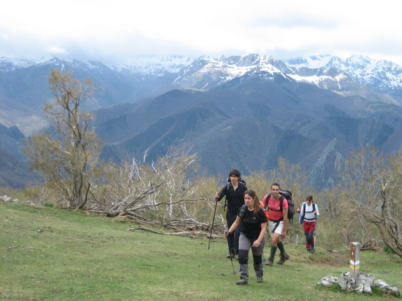 Ascensión a la cumbre del Pico Tiatordos